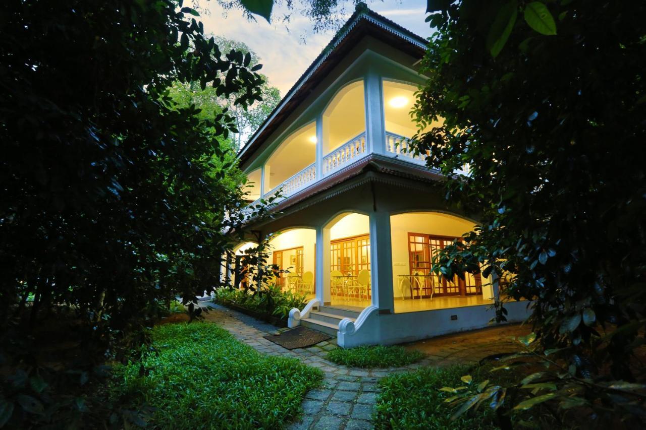 ホテル ワンス アポン ザ リバー Kochi エクステリア 写真